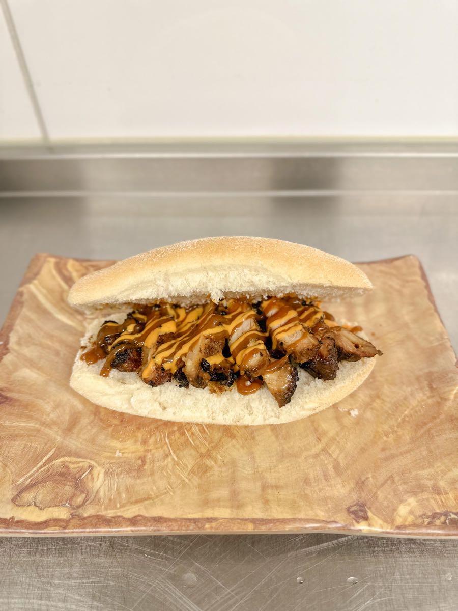 Broodje Trucki Pan (BBQ Chicken)